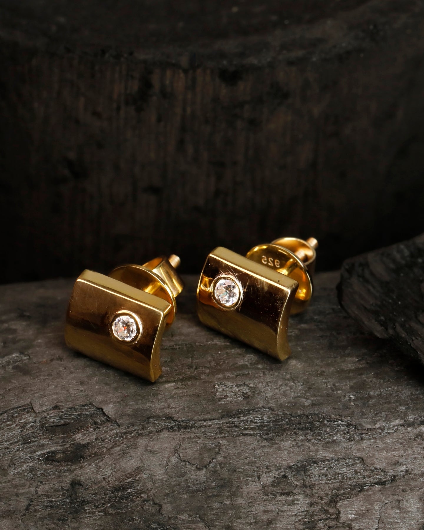 Curved Diamond Studs