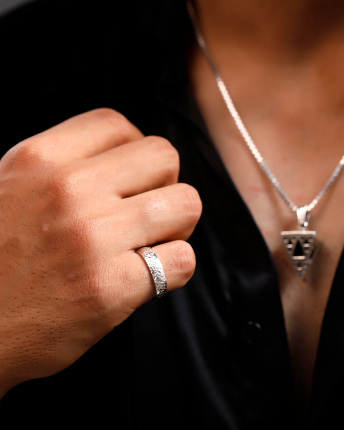 Curved Hammered Band