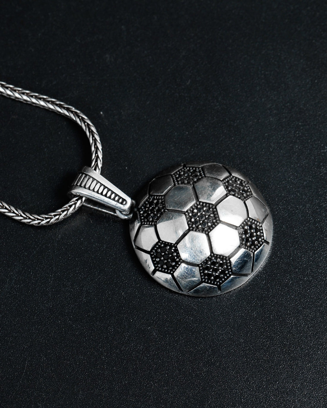 Fifa Pendant