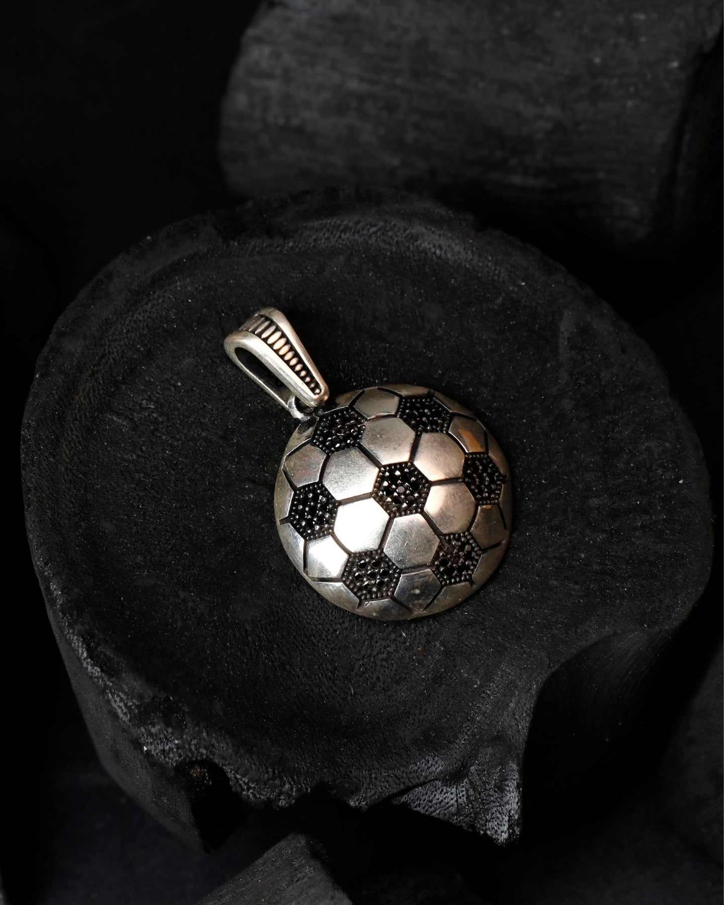 Fifa Pendant