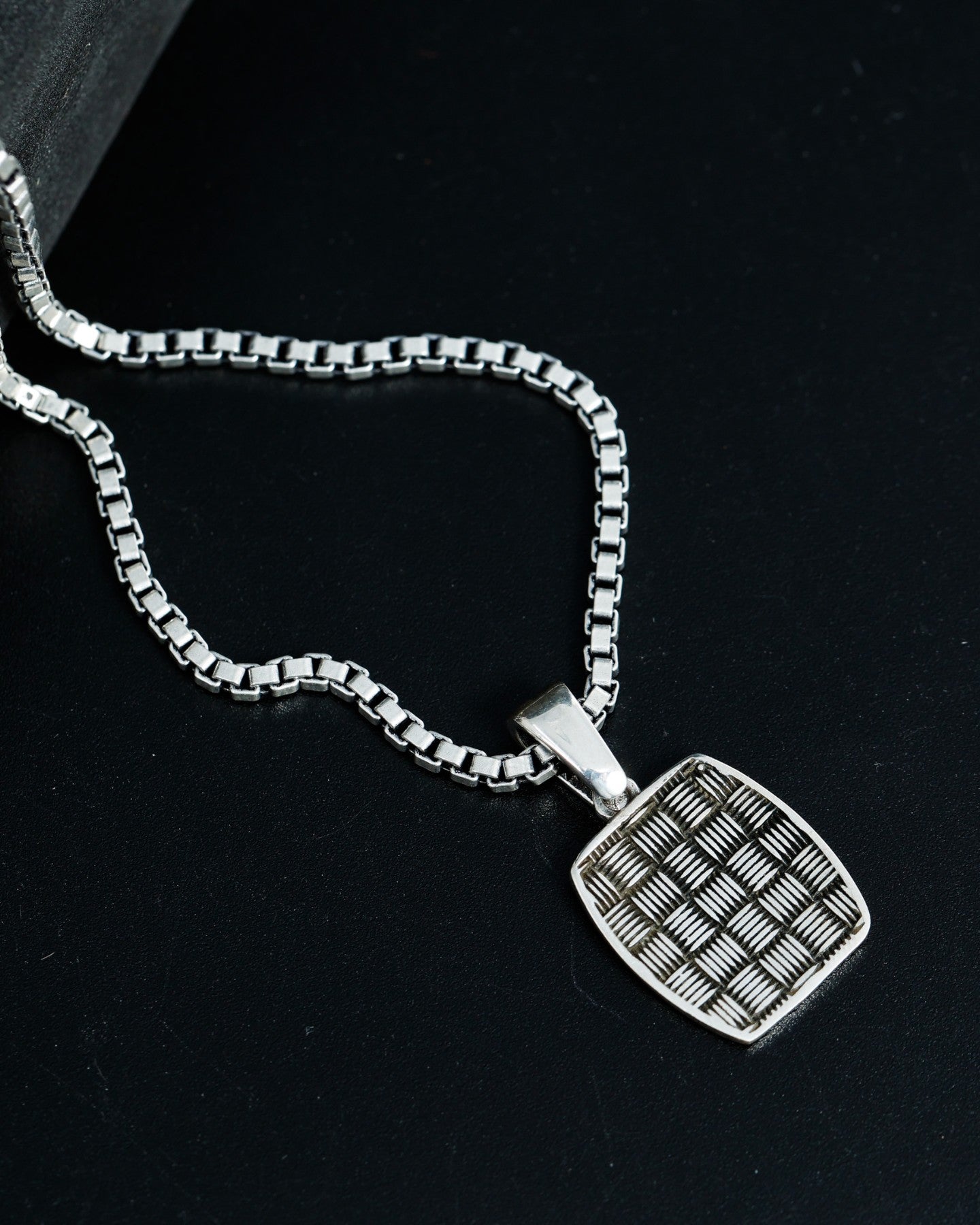 Weave Pendant